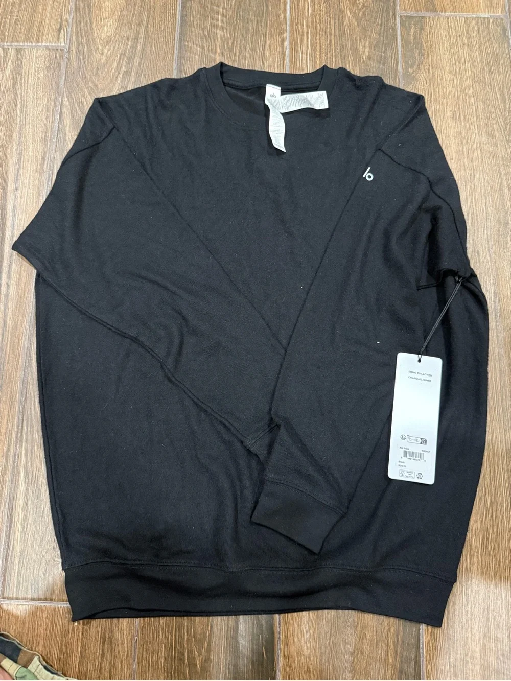 NWT ALO Yoga Black Crewneck Sweater - Picture 1 of 5